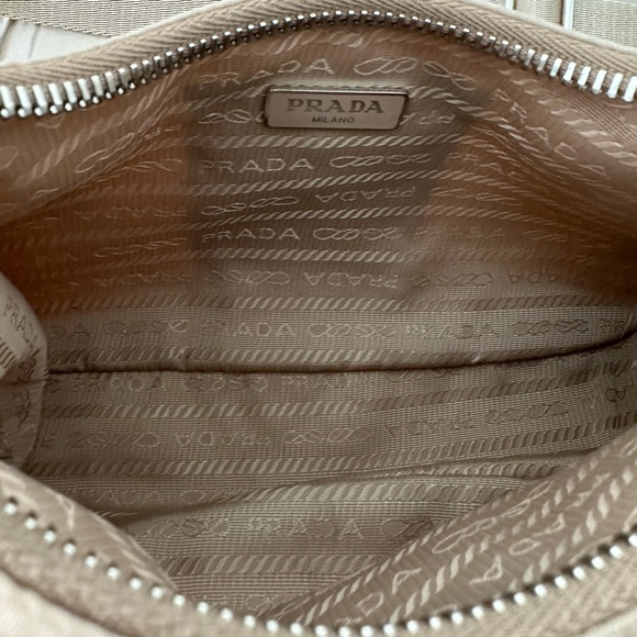 Authentic Prada Nylon Re-Edition 2005. Great condition - Picture 9 of 9